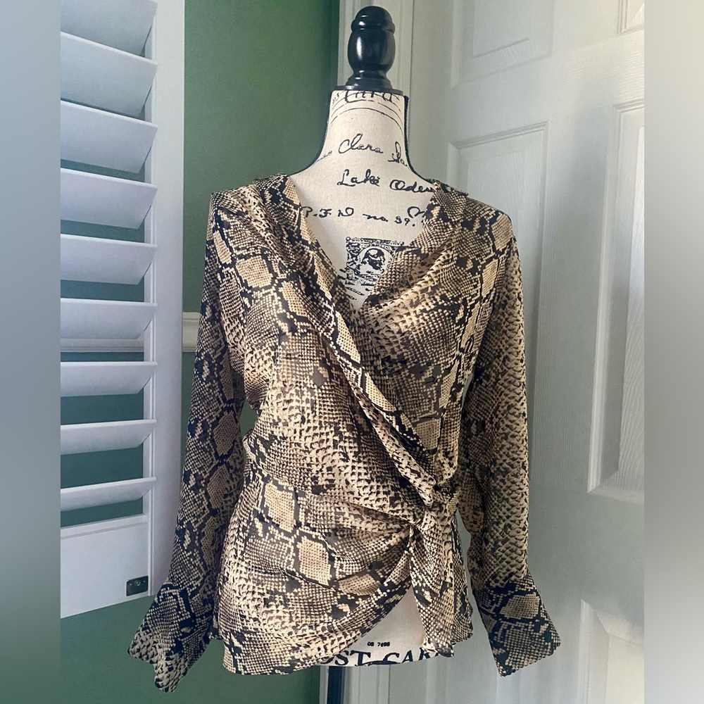 SOLD 🐍 ZARA SNAKE PRONT WRAP BLOUSE🐍